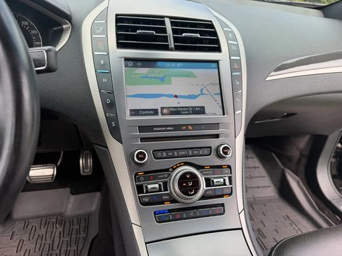Used 2017 Lincoln MKZ Reserve w/ Luxury Package AWD/4WD image 19