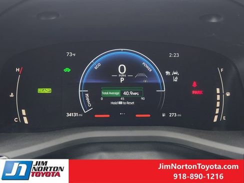 Used 2025 Toyota Camry SE image 17