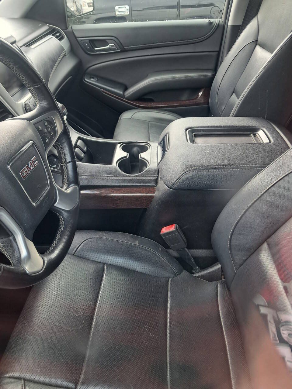 Used 2018 GMC Yukon XL SLT RWD image 2