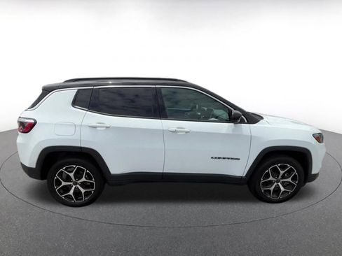 Used 2025 Jeep Compass Limited AWD/4WD image 16