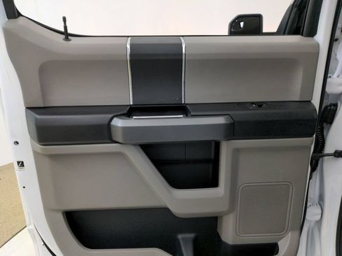 Used 2017 Ford F150 XLT AWD/4WD image 47