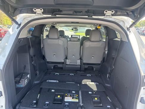 Used 2025 Toyota Sienna XLE image 20