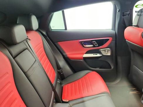 Used 2024 Mercedes-Benz GLC 300 4MATIC image 27