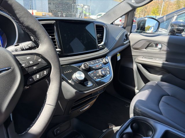 New 2026 Chrysler Pacifica Select w/ S Appearance Package FWD image 22