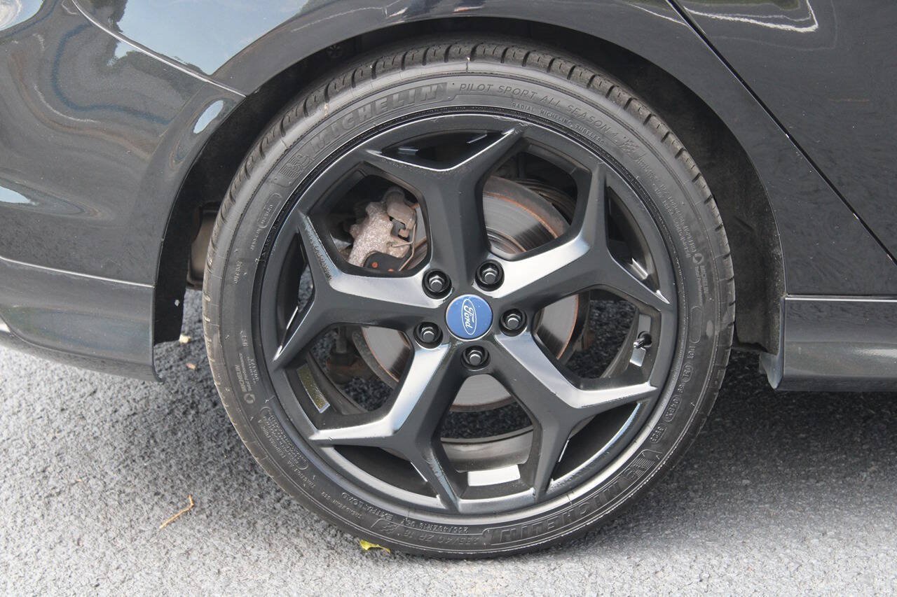 Used 2014 Ford Focus ST w/ Equipment Group 202A FWD image 13