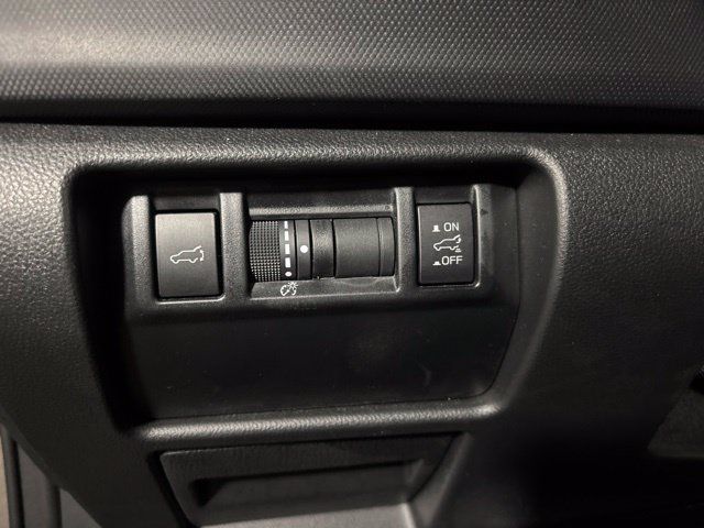 Used 2025 Subaru Forester Premium AWD/4WD image 28