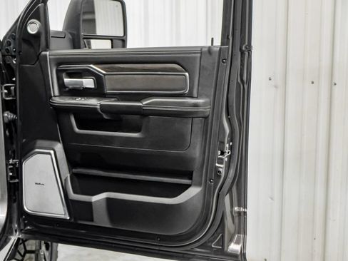 Used 2025 RAM 2500 Laramie AWD/4WD image 36
