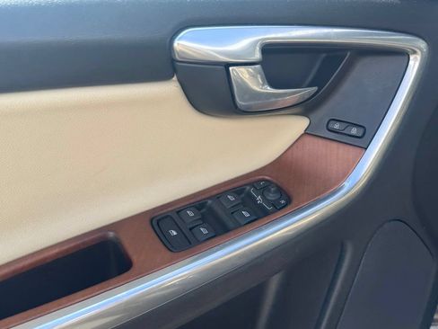 Used 2017 Volvo XC60 T6 Inscription w/ Climate Package AWD/4WD image 9