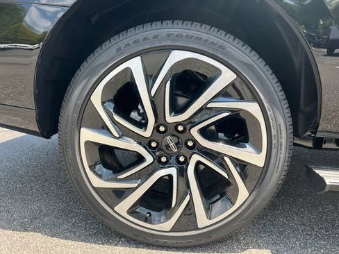New 2026 Lincoln Navigator Black Label AWD/4WD image 20