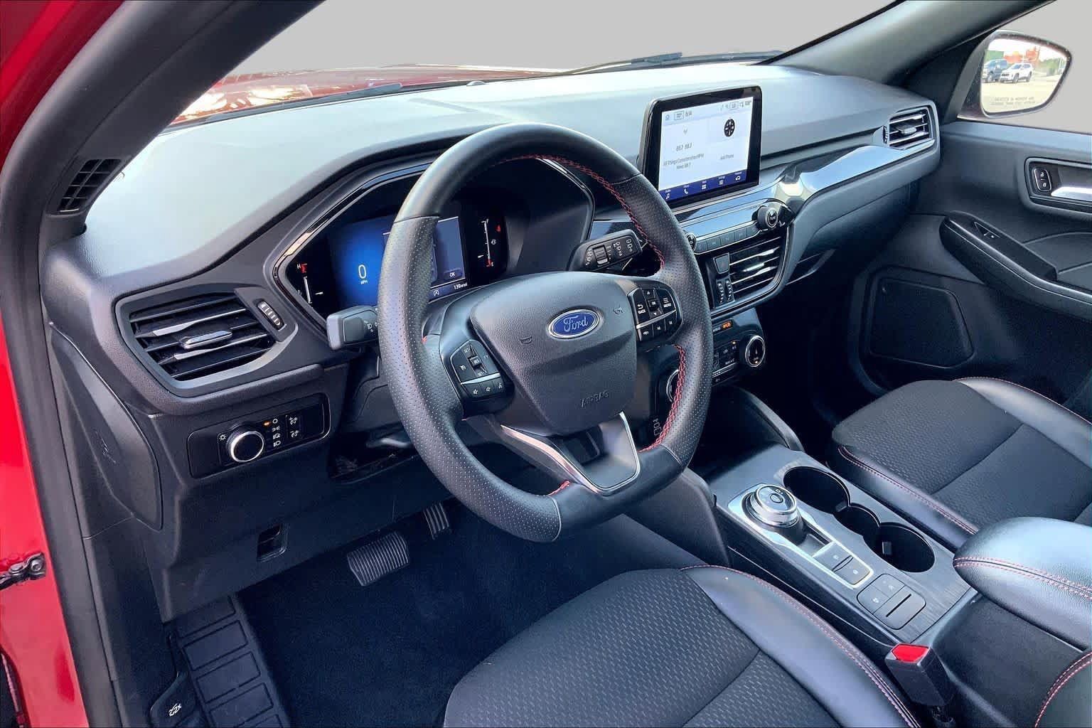 Used 2025 Ford Escape ST-Line FWD image 17