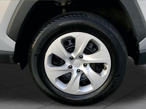 Used 2024 Toyota RAV4 LE FWD image 10