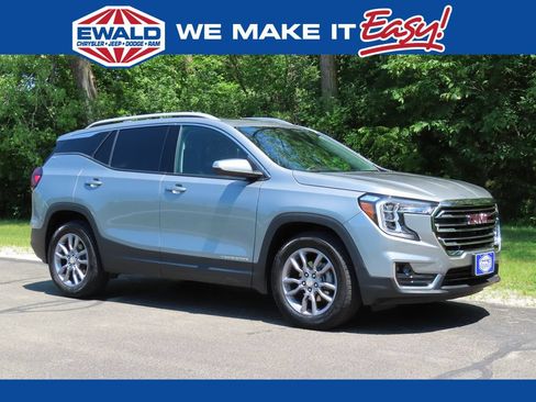 Used 2024 GMC Terrain SLT w/ Infotainment Package II AWD/4WD image 1