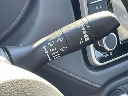 Used 2025 Nissan Versa S w/ Trunk Package image 22