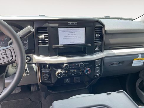 Used 2026 Ford F450 XLT w/ 360-Degree Camera Package AWD/4WD image 11