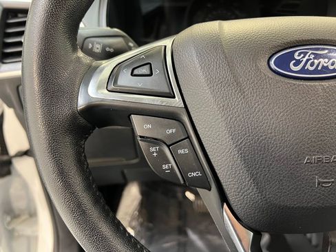 Used 2022 Ford Edge SEL image 19