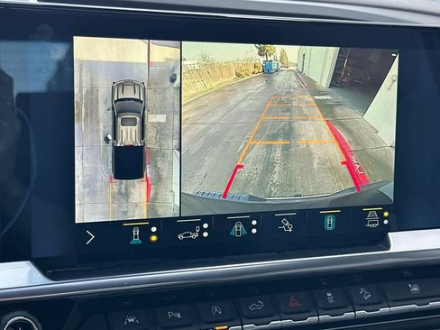 Used 2022 Chevrolet Silverado 1500 LTZ w/ LTZ Premium Package image 23