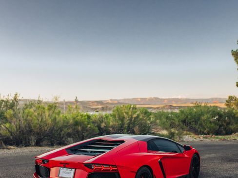 Used 2013 Lamborghini Aventador LP 700-4 image 10