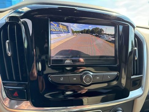 Used 2023 Chevrolet Traverse LS image 16