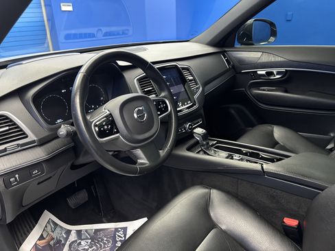 Used 2020 Volvo XC90 T6 Momentum AWD/4WD image 11