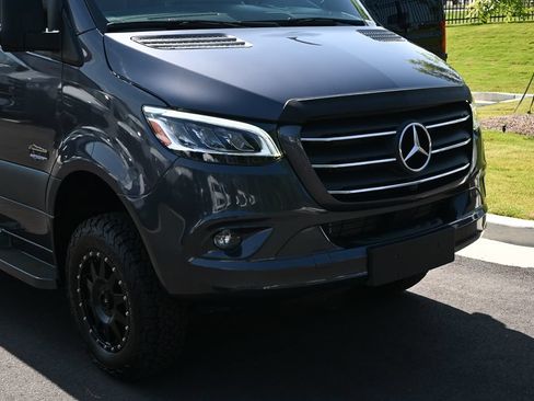 Used 2023 Mercedes-Benz Sprinter 2500 image 39