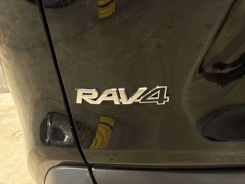 Used 2025 Toyota RAV4 XLE AWD/4WD image 25