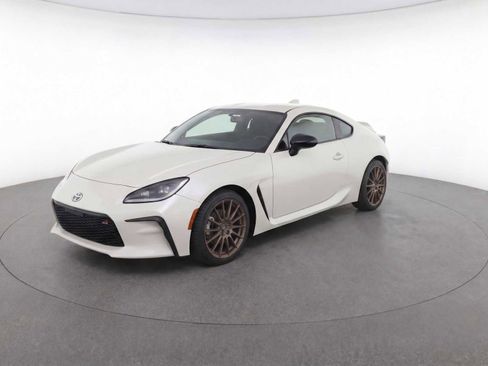 Used 2023 Toyota GR86 RWD image 1