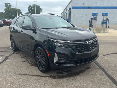 Used 2024 Chevrolet Equinox RS w/ LPO, Floor Liner Package AWD/4WD image 7