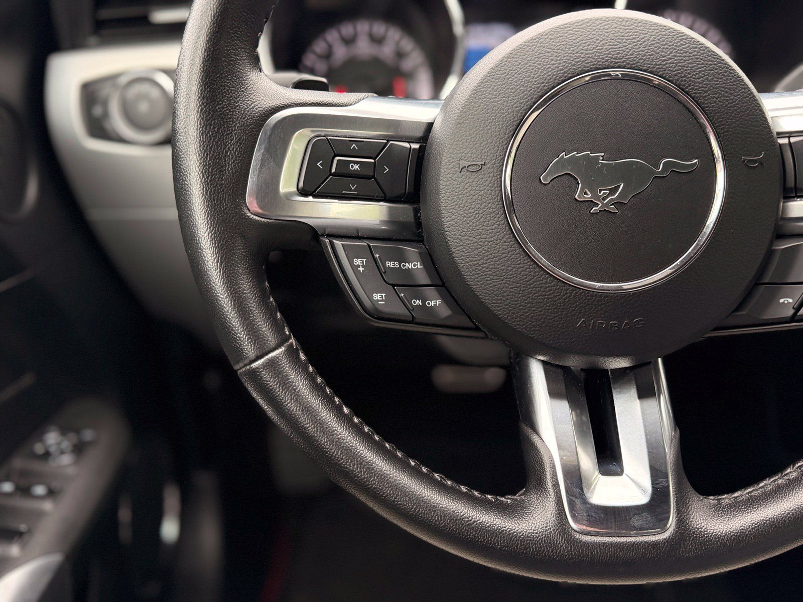 Used 2017 Ford Mustang Premium RWD image 26