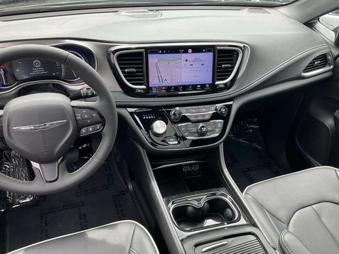 Used 2023 Chrysler Pacifica Limited w/ S Appearance Package FWD image 41