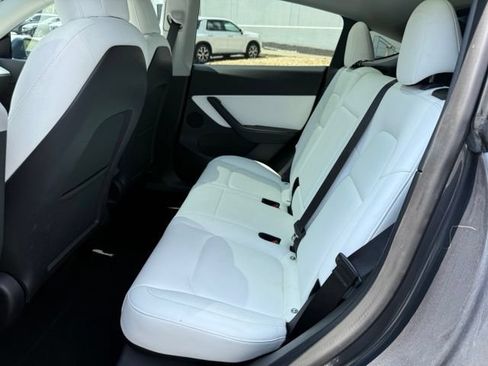 Used 2022 Tesla Model Y Performance AWD/4WD image 17