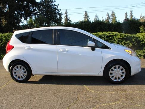 Used 2016 Nissan Versa Note SV FWD image 12