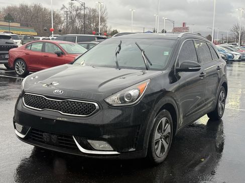 Used 2017 Kia Niro EX image 3