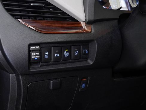 Used 2015 Toyota Sienna Limited Premium AWD/4WD image 11