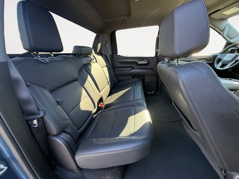 Used 2024 GMC Sierra 1500 SLT image 18