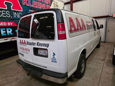 Used 2008 Chevrolet Express 3500 Extended Passenger w/ LT Preferred Equipment Group RWD image 5