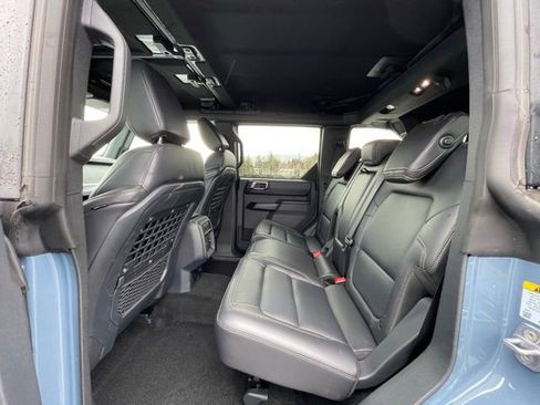 Used 2025 Ford Bronco Badlands image 9