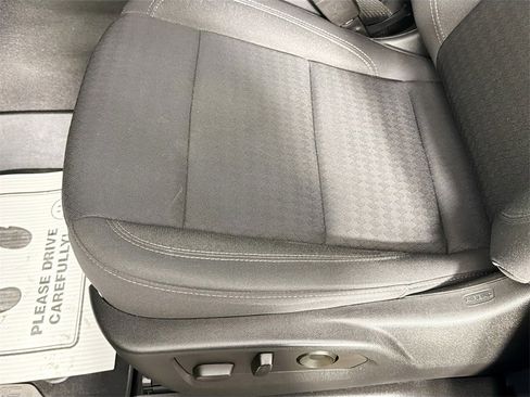 Used 2022 GMC Yukon XL SLE image 17