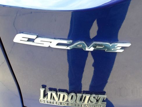 Used 2016 Ford Escape SE AWD/4WD image 38