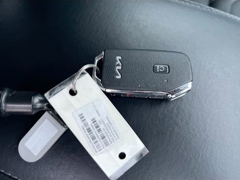 Used 2022 Kia Telluride SX w/ SX Prestige Package AWD/4WD image 36