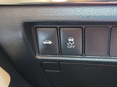 Used 2015 Toyota Avalon XLE FWD image 22