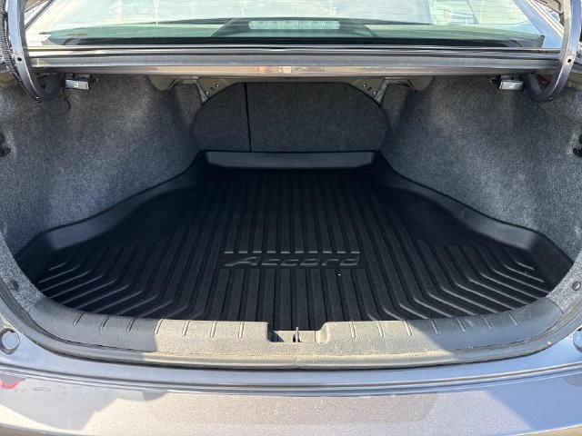 Used 2017 Honda Accord EX-L image 12