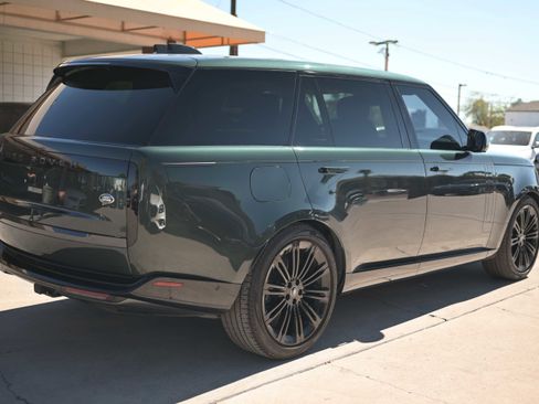 Used 2023 Land Rover Range Rover Long Wheelbase SE image 4