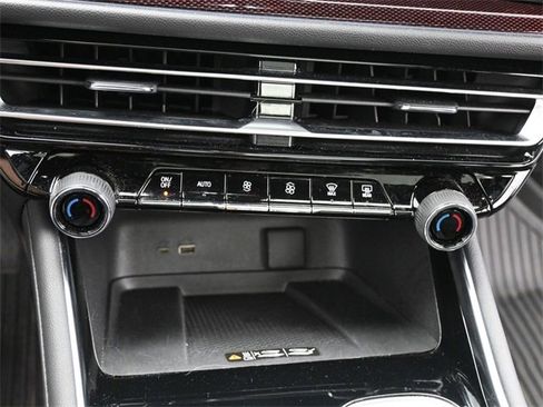 Used 2024 Chevrolet Traverse RS w/ LPO, Floor Liner Package image 30