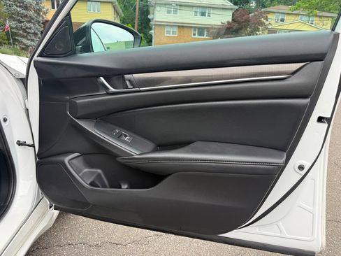 Used 2022 Honda Accord Sport image 25