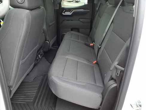 New 2026 GMC Sierra 1500 SLE w/ Preferred Package image 5