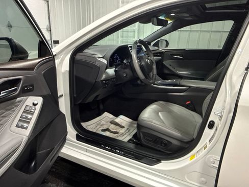 Used 2022 Toyota Avalon Limited w/ Advanced Safety Package FWD image 22