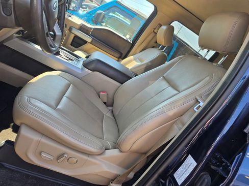 Used 2018 Ford F150 Lariat w/ Equipment Group 502A Luxury AWD/4WD image 6
