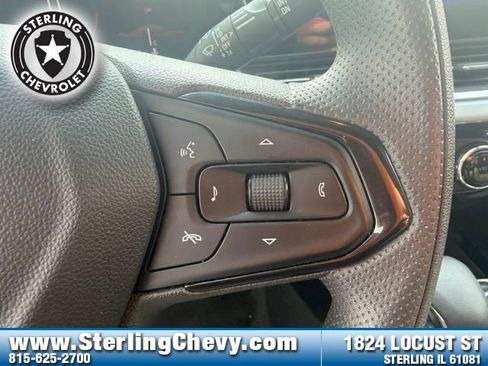 Used 2025 Chevrolet Trax LT FWD image 18