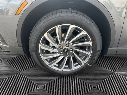 New 2025 Lincoln Corsair Reserve image 14