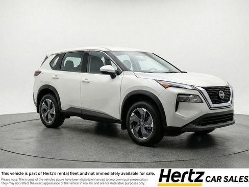 Used 2025 Nissan Rogue SV image 1